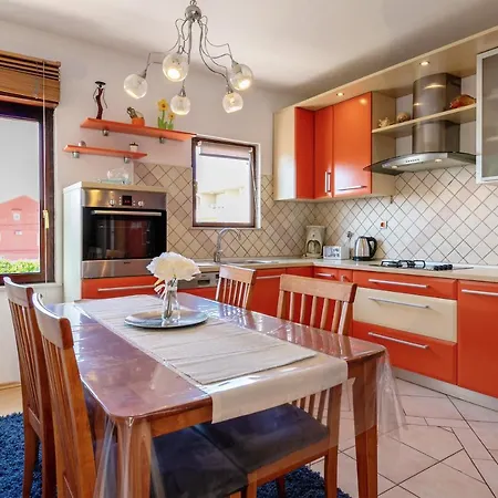 Gostinjska kuća Vedmar 4*