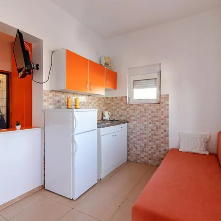 Vedmar Gostinjska kuća Bibinje
