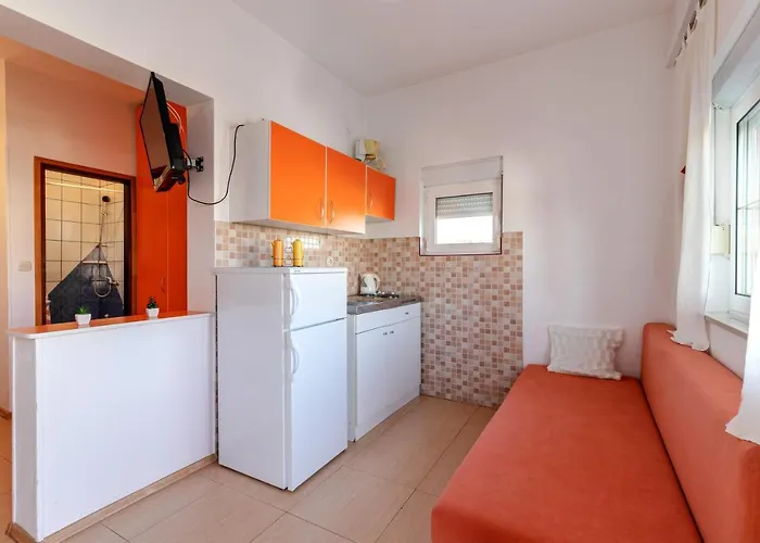 Vedmar Gostinjska kuća Bibinje